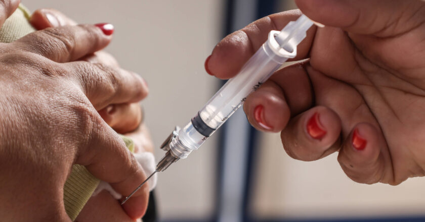 Vacinas do SUS contra gripe e Covid reduzem risco cardíaco – 22/07/2025 – Equilíbrio e Saúde