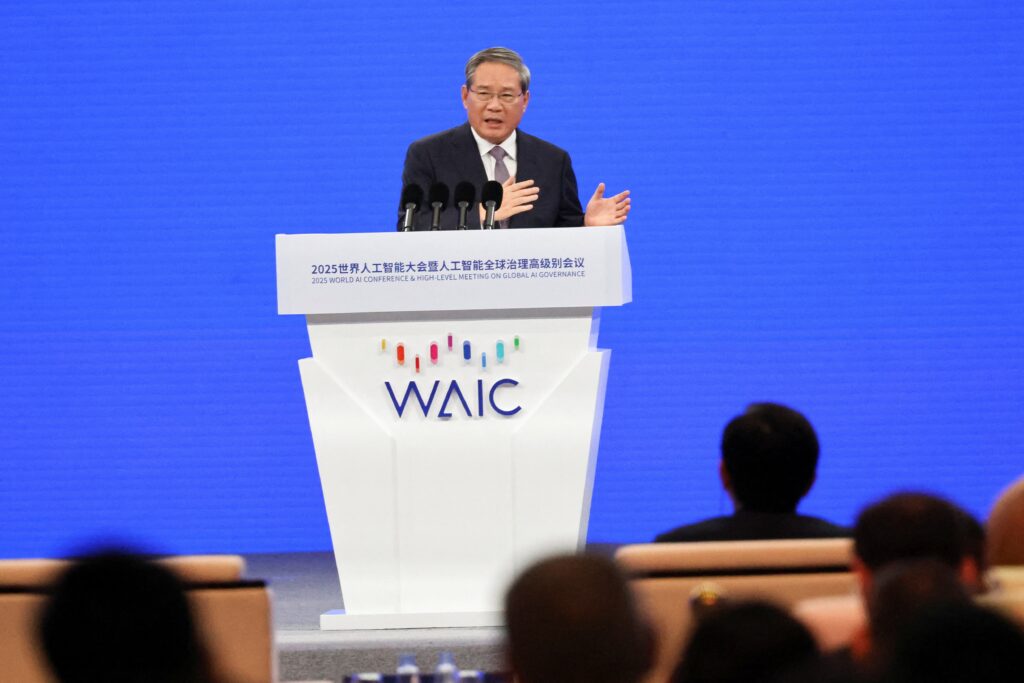 China propõe cooperação global em IA após Trump prometer 'vencer corrida' pela tecnologia | Inovação