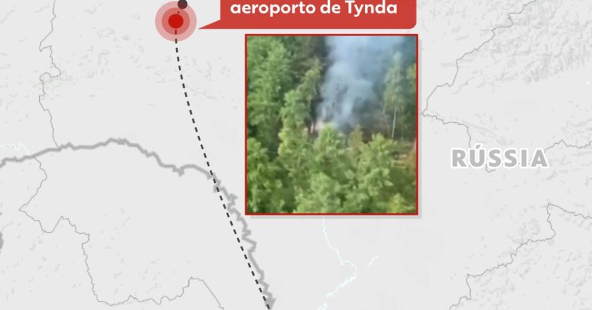 Um dia após acidente aéreo fatal, avião comercial perde pressão e tem que retornar à origem na Rússia