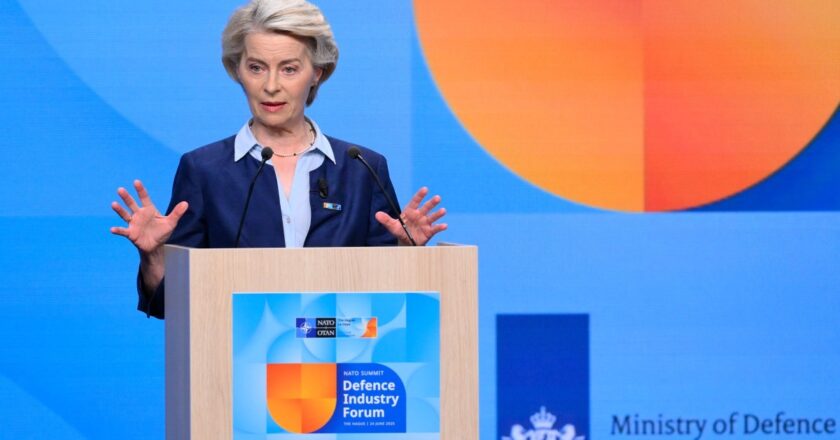 Presidente da Comissão Europeia viaja para encontrar Trump; EUA querem acordo comercial histórico | Mundo