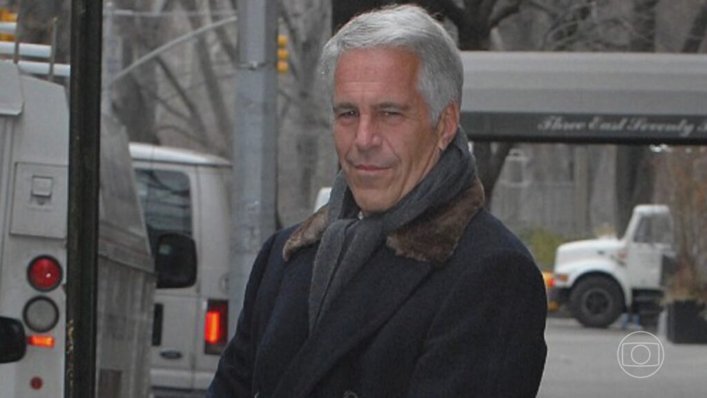 Jeffrey Epstein se suicidou e não há 'lista de clientes' usada para chantagens, afirma Departamento de Justiça dos EUA | Mundo