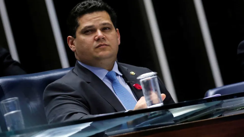 PF diz que suplente usava nome de Alcolumbre para desviar licitações