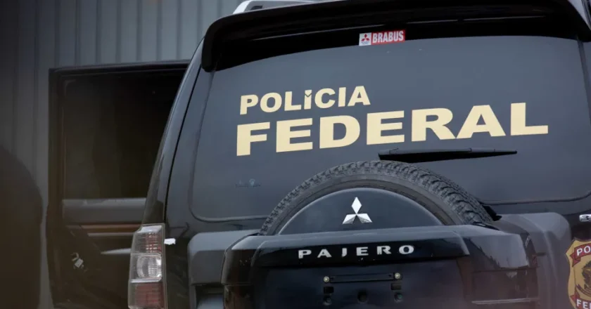 Perícia da PF conclui que pendrive em banheiro de Bolsonaro é irrelevante