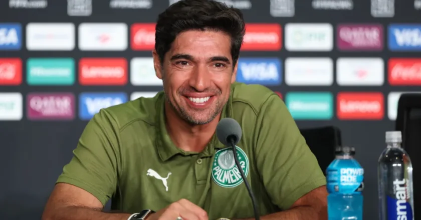 Abel elogia sacrifício de Paulinho e confirma necessidade de nova cirurgia