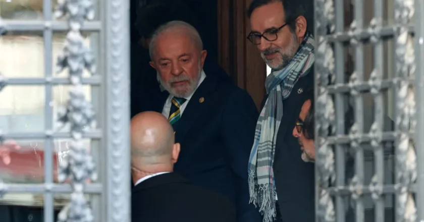 Lula chega para visitar Cristina Kirchner em prisão domiciliar