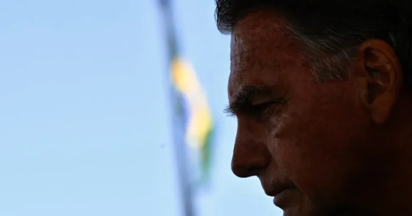 Bolsonaro é condenado pagar R$ 150 mil por falar ‘pintou um clima’ sobre adolescentes